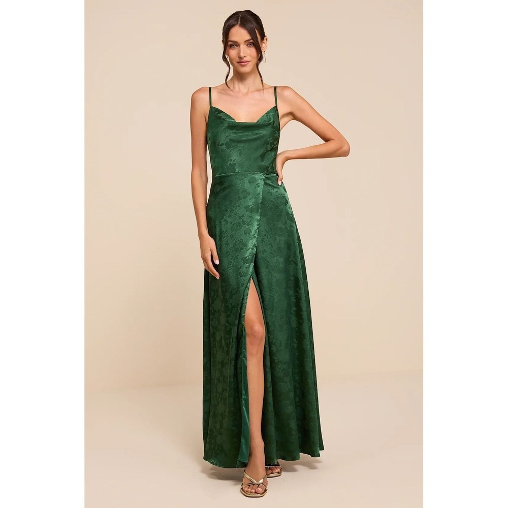 Lulus NWOT Emerald Green Satin Floral Jacquard Maxi Dress - Size Medium